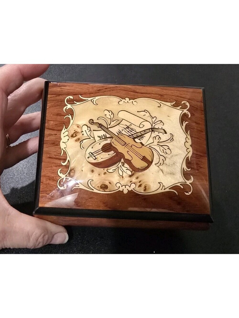 VTG REUGE Swiss Music Box High Gloss Wood w Violin & Mandolin Inlay "O Solo Mio"